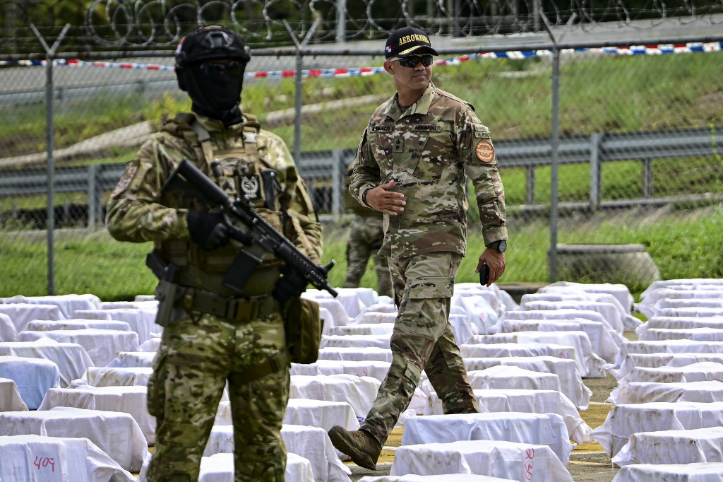 Panama seizes tons of US-bound cocaine, arrests 10