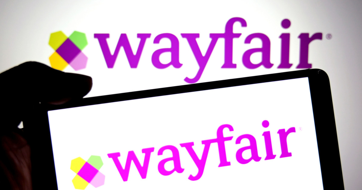 Wayfair’s Wade Logan Inniss Coffee Table Is a Must-Have