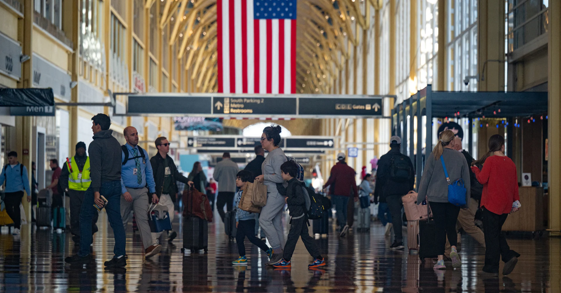 US airlines grapple with shutdown fallout as Thanksgiving nears