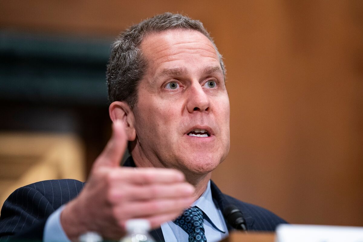 Fed’s Barr Says AI Will Transform Economies Though Outcomes Vary