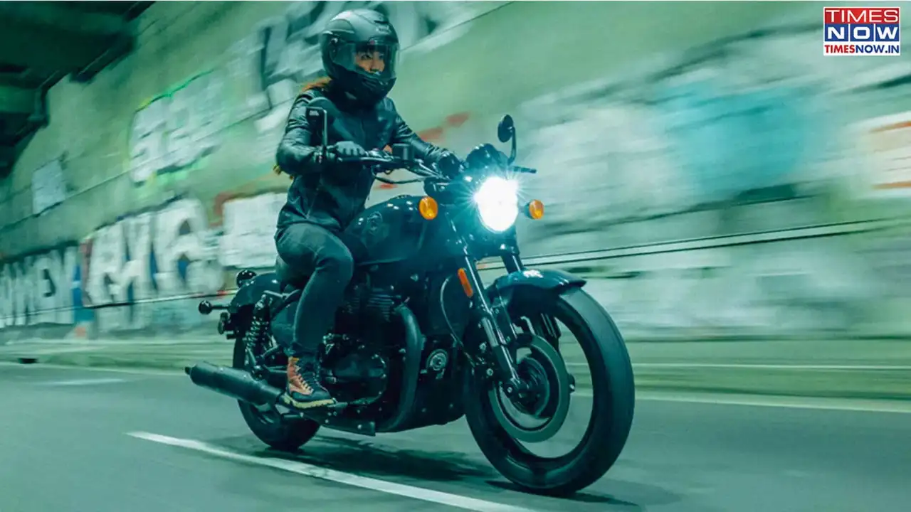 Royal Enfield Shotgun 650 Price List 2025 - Check Weight, Seat Height, Mileage, And Features