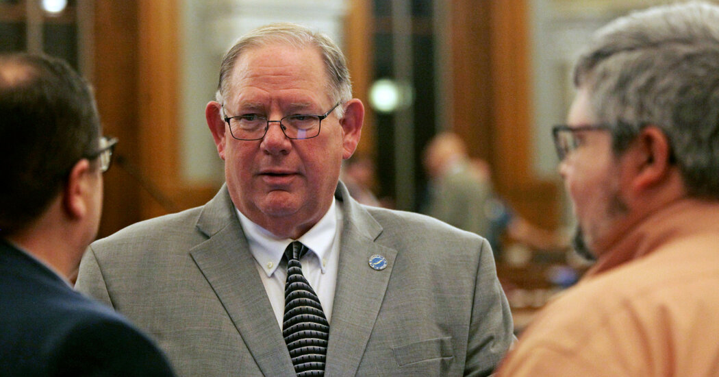 Some Kansas Republicans Resist Redistricting Efforts Amid Growing Skepticism