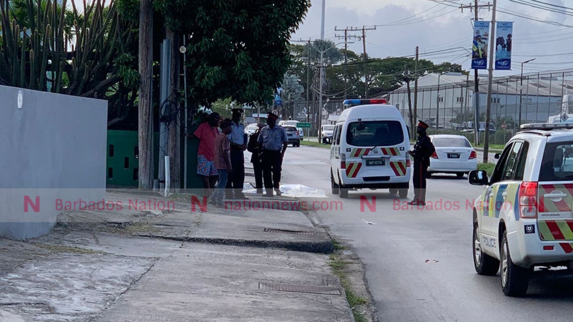 Man collapses, dies on Mighty Grynner Highway