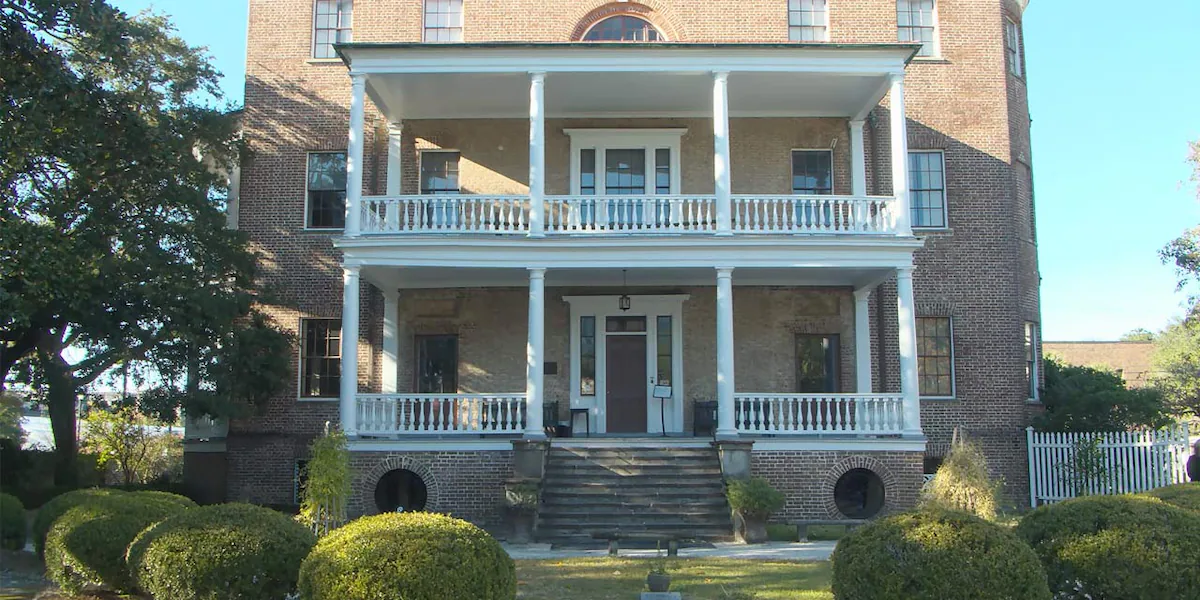 Charleston Museum celebrates Veterans Day with USO tour at Joseph Manigault House