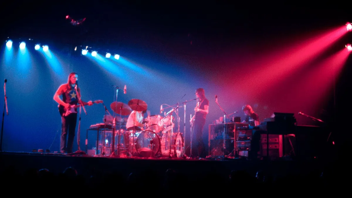 3 Types of Mainstream 20th Century Rock Bands Who Would Struggle to Break Through Today