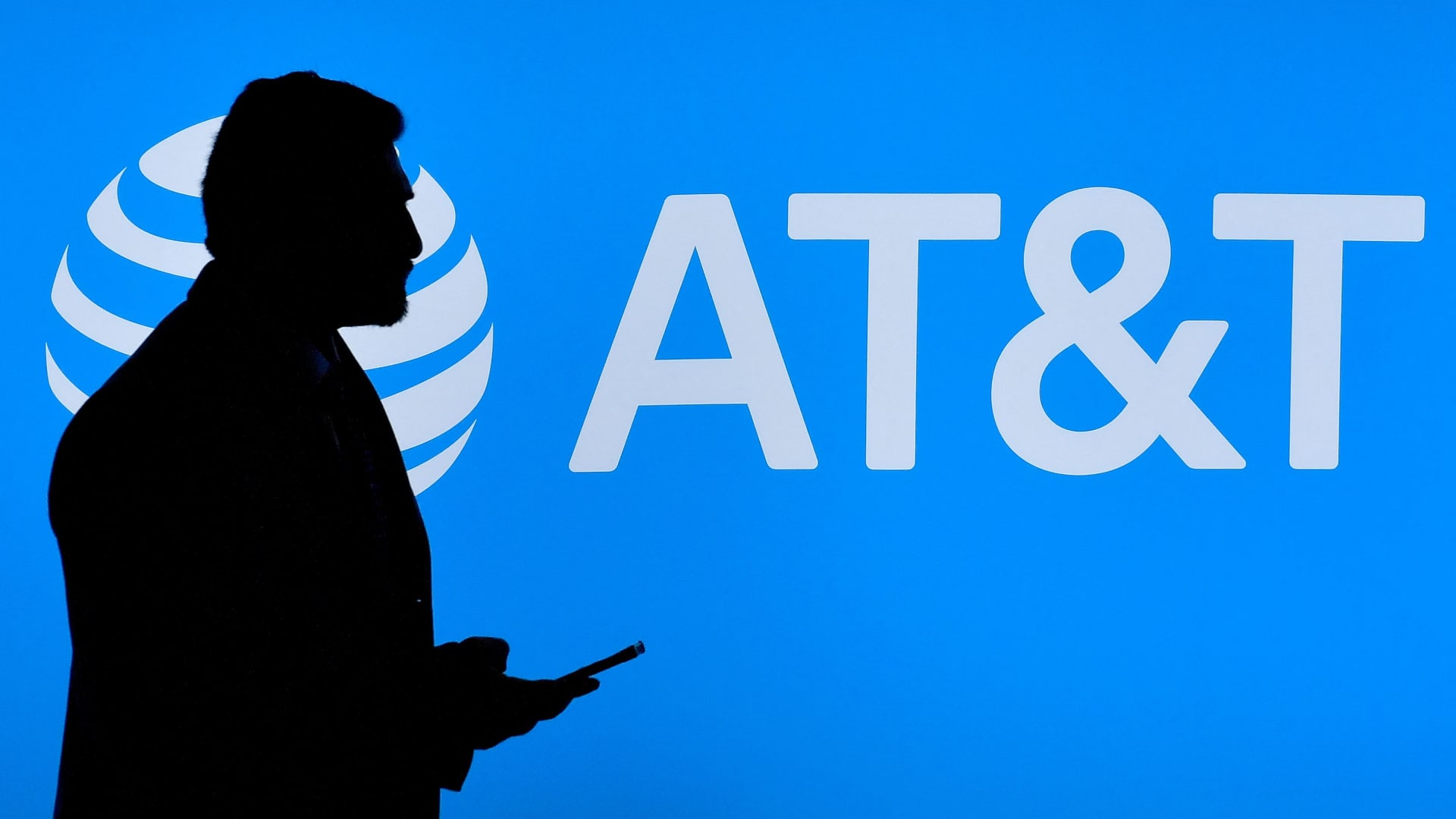 AT&T is a buy after a recent pullback, says KeyBanc
