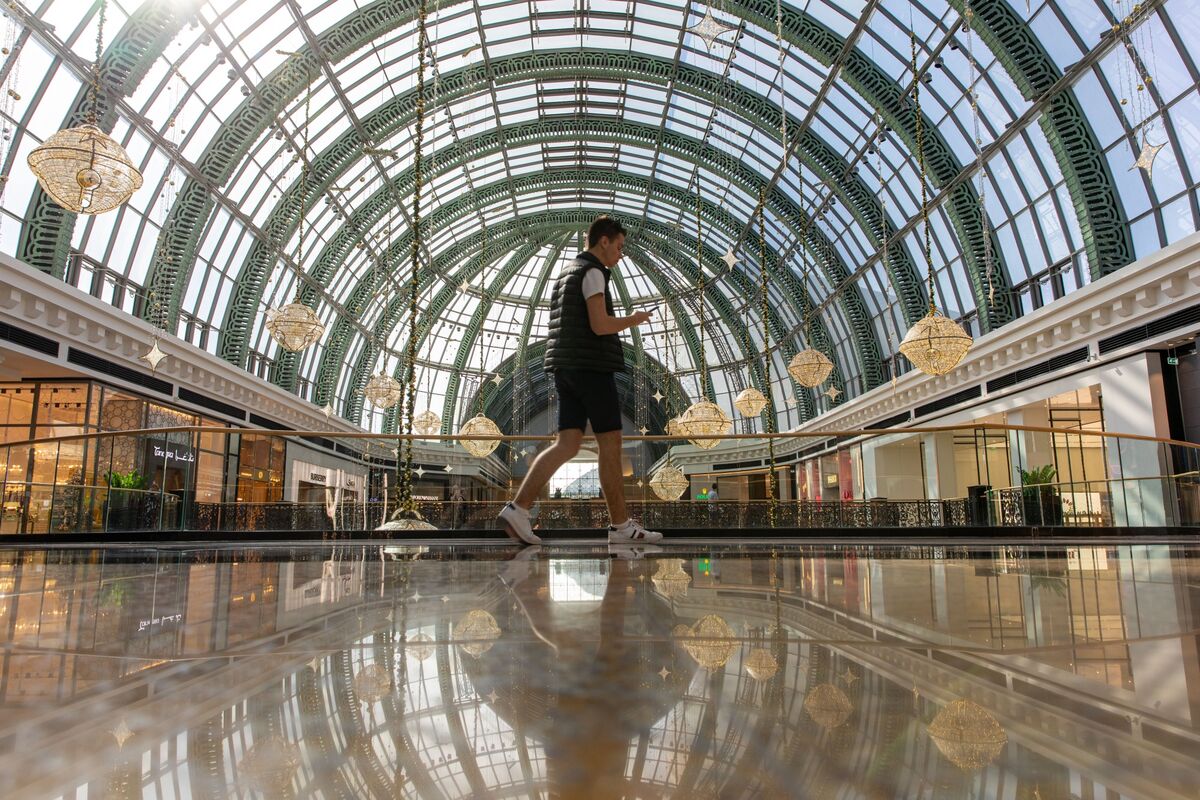 $19 Billion Dubai Group Said to Eye Options Including Stake Sale