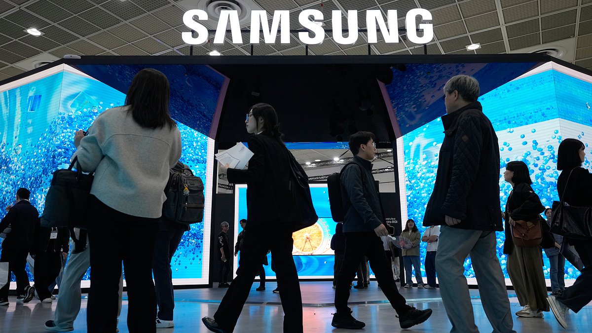 Korean giant Samsung launches stunning new salvo in battle with Apple