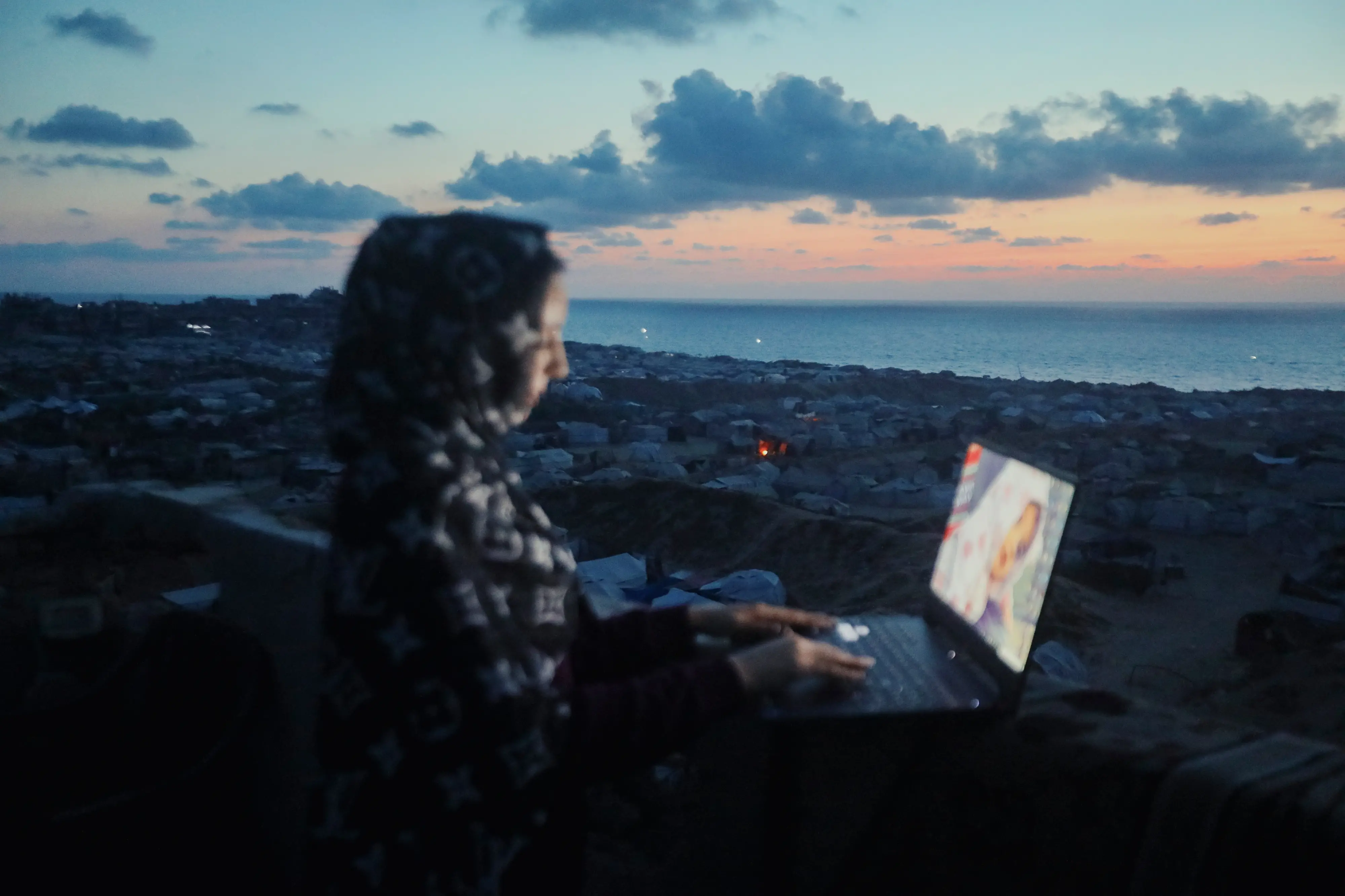 Gazan scholarship students allowed to bring families to the UK after government U-turn