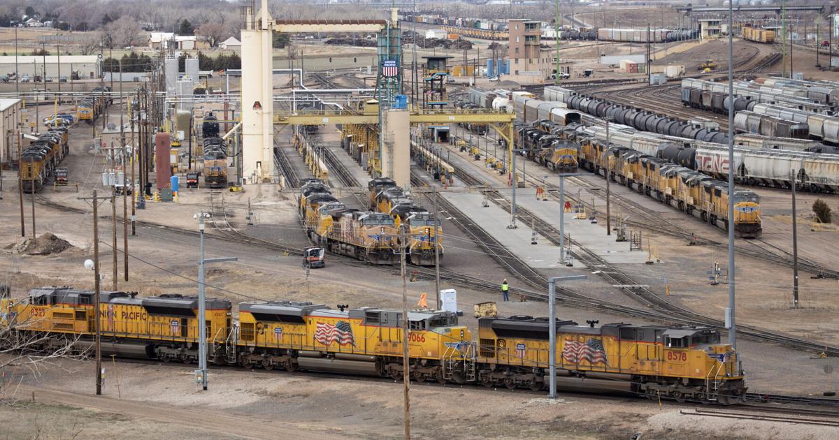 Union Pacific donates to White House ballroom while pushing massive merger