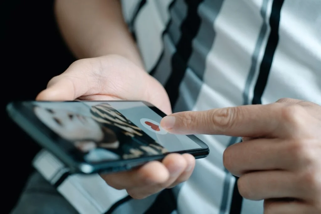 Two Top Gay Dating Apps Disappear On Apple, Android Devices In China Amid Deepening Censorship Fears