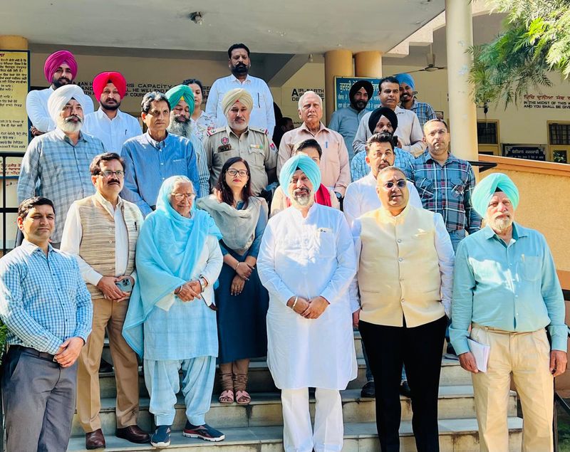 State food commission asks DEO to submit report on discontinuation of Mid-Day Meal Scheme in Pingalwara-run schools in Amritsar - The Tribune