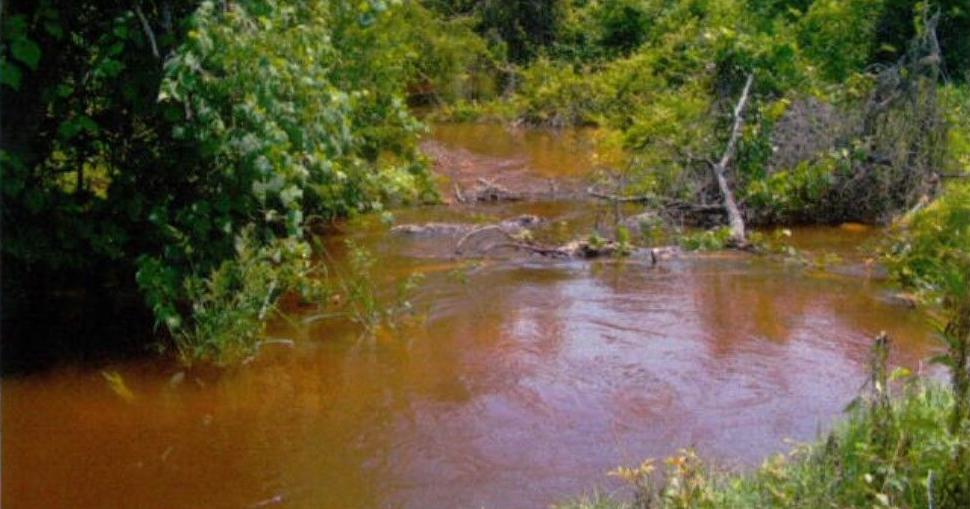 'Red mud' waste from Louisiana plant prompts lawsuit