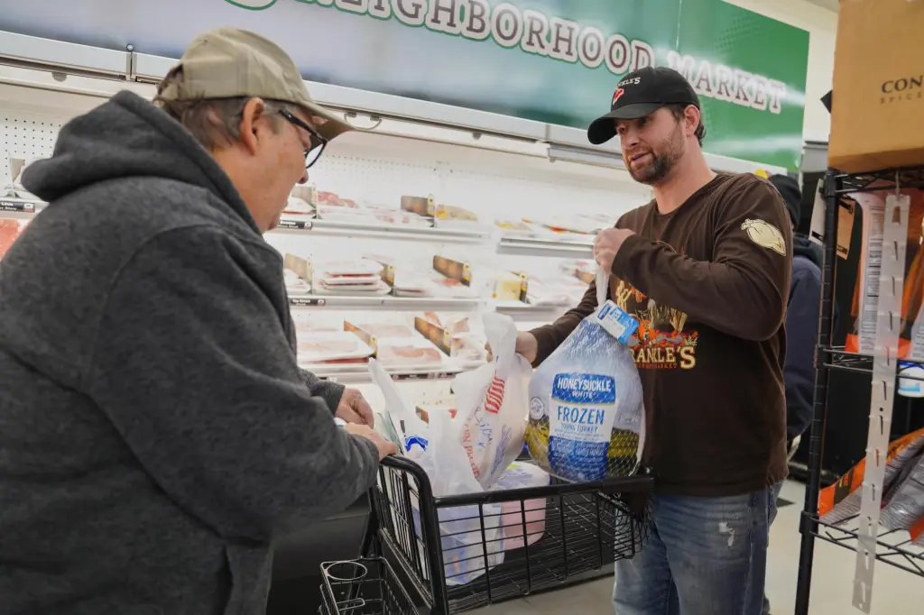 Small grocers and convenience stores feel impact of SNAP cuts