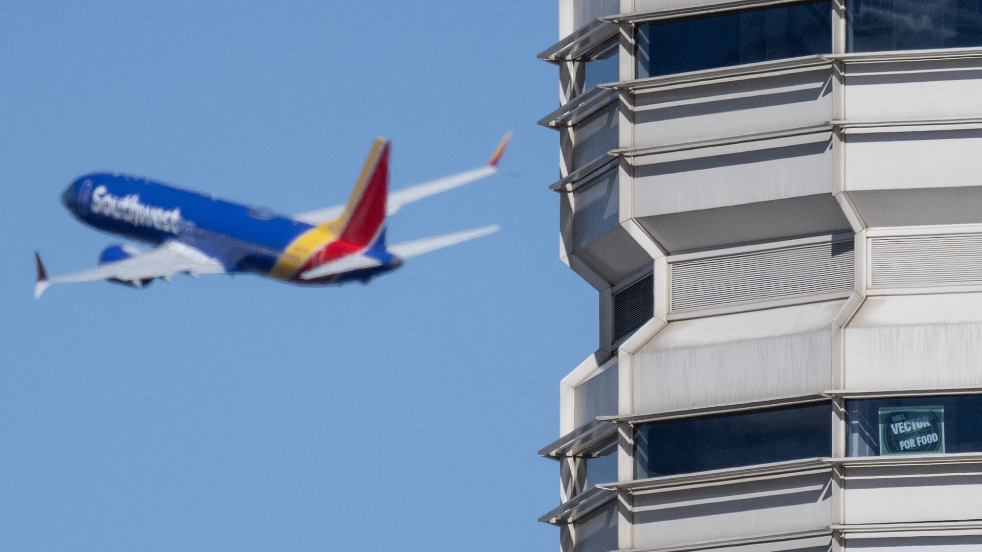 Airlines warn flight cancellations will continue even after shutdown