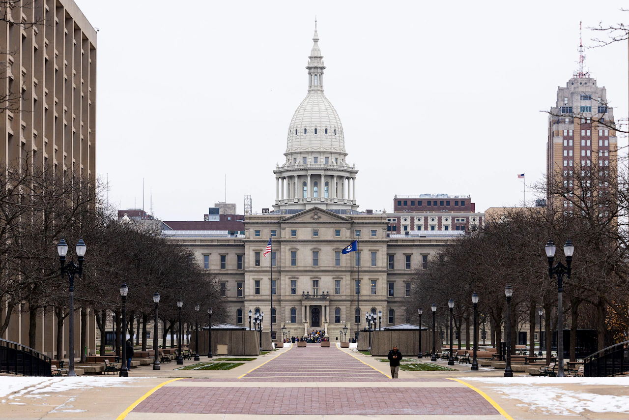 Creatine, diet pills would be off-limits to Michigan minors under new bill