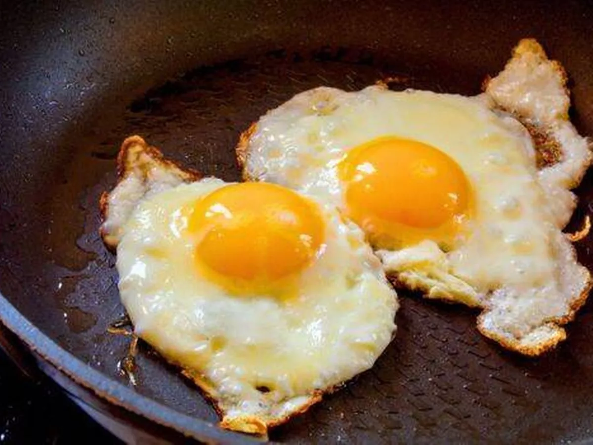 Fried eggs will be 'perfect every time' if you add 1 thing to them