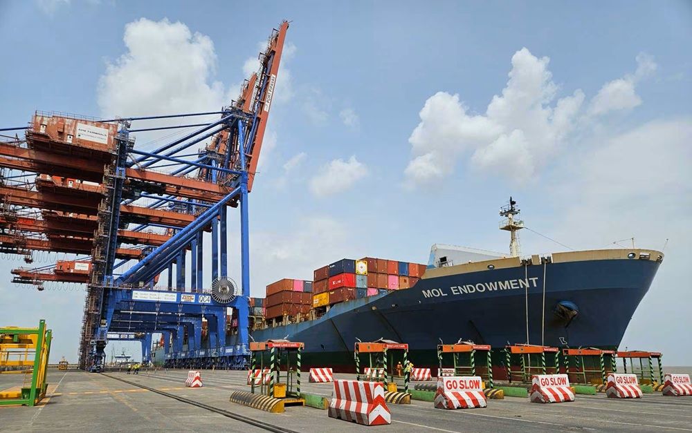 India nets $7bn in fresh investment from DP World and Maersk