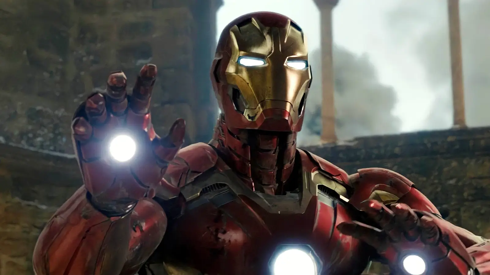 How Powerful Is Robert Downey Jr.'s Iron Man Compared To Marvel's Doctor Doom?