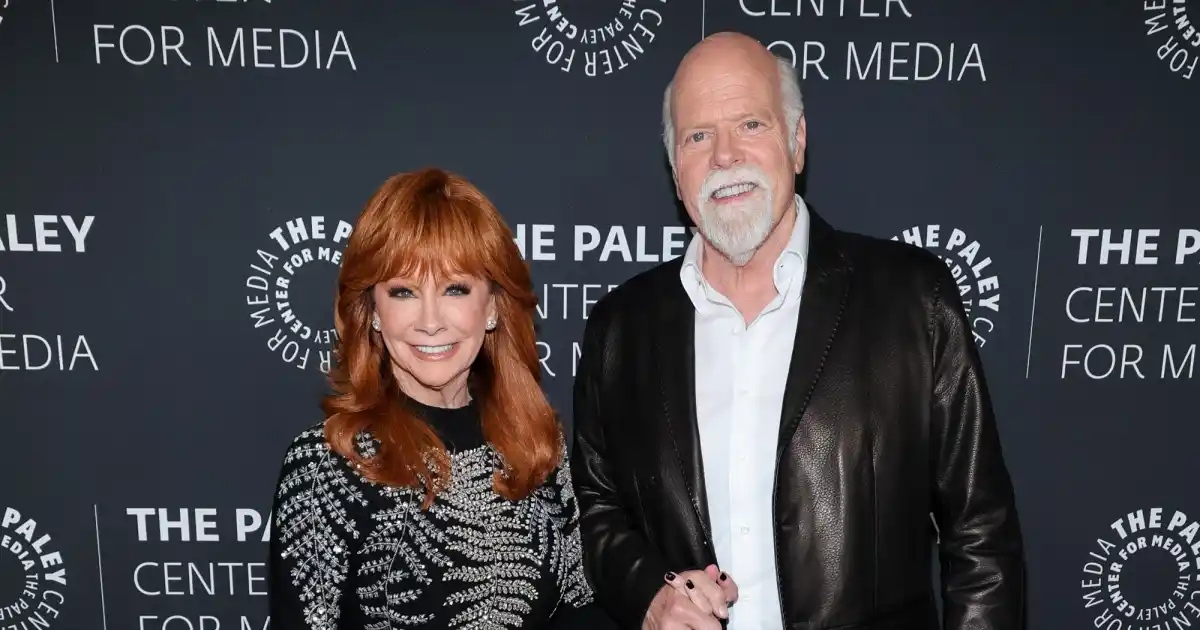 Reba McEntire Says Wedding Planning Is 'Impossible' With Fiance Rex Linn