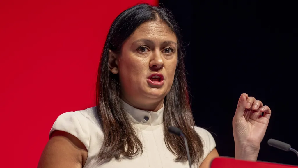 Lisa Nandy Criticizes Politicians For Attacking BBC