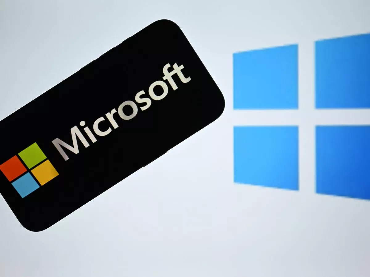 Microsoft, Outlook and Xbox users urged 'be vigilant' after major tech issues