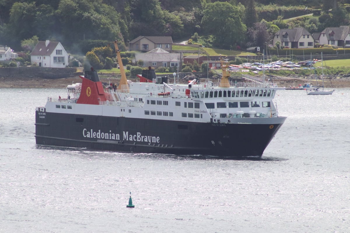 Fault in ageing CalMac ferry 'causing Western Isles passenger misery' for nearly a week