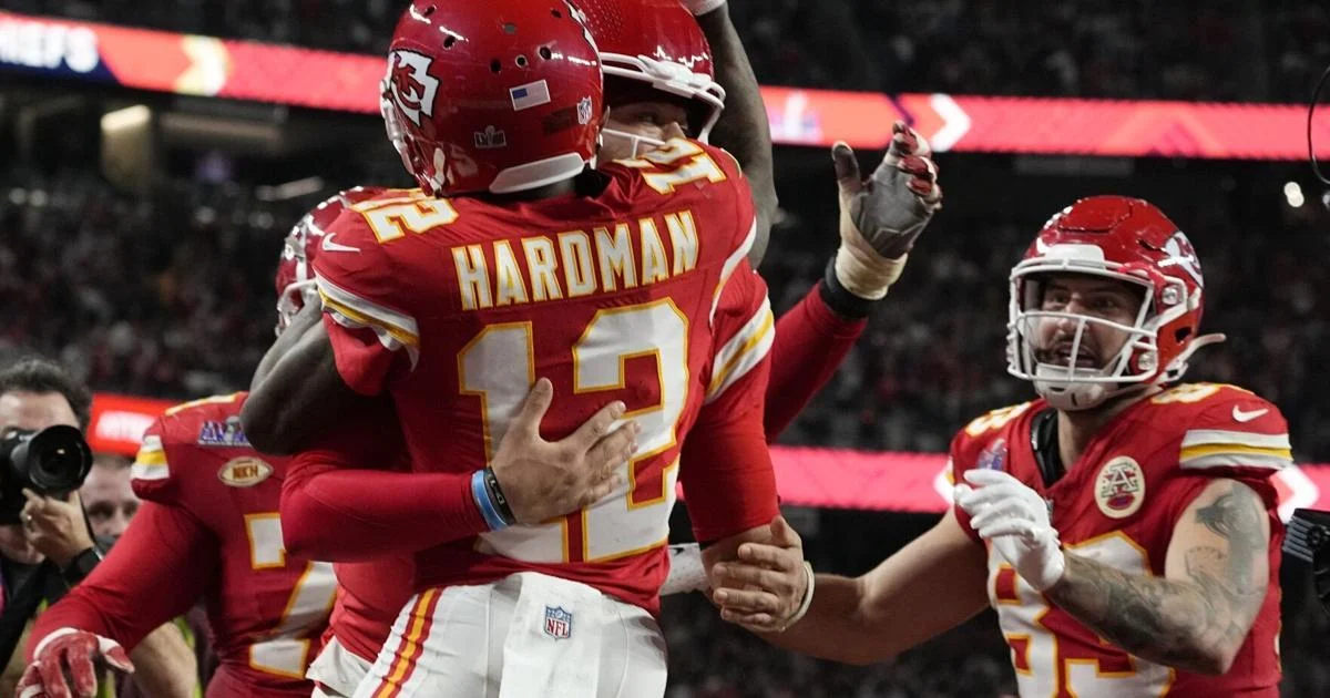 Bills sign wide receiver Mecole Hardman to practice squad