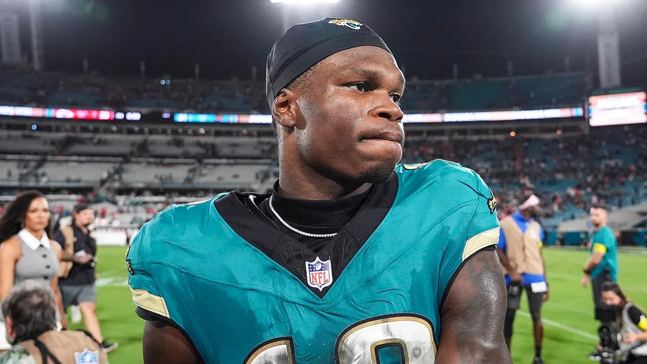 Travis Hunter's rookie season ends early as Jaguars announce surgery to repair LCL injury