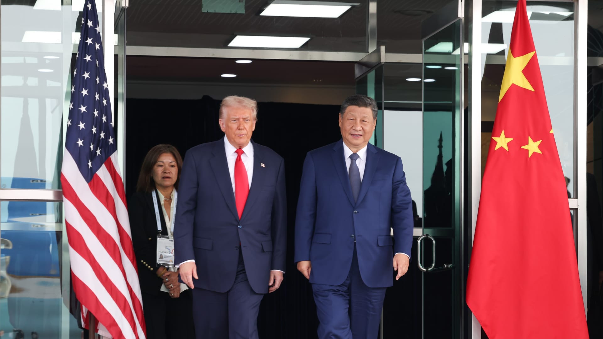 U.S.-China gestures hint at calm