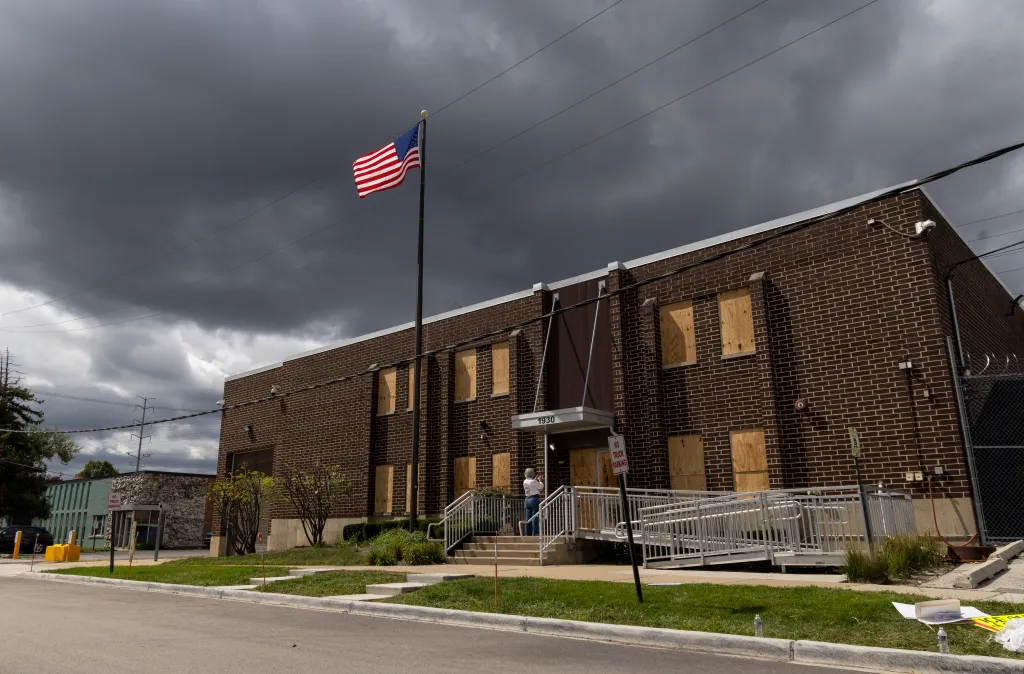 Attorneys plan logistics for tour of ICE facility in Broadview