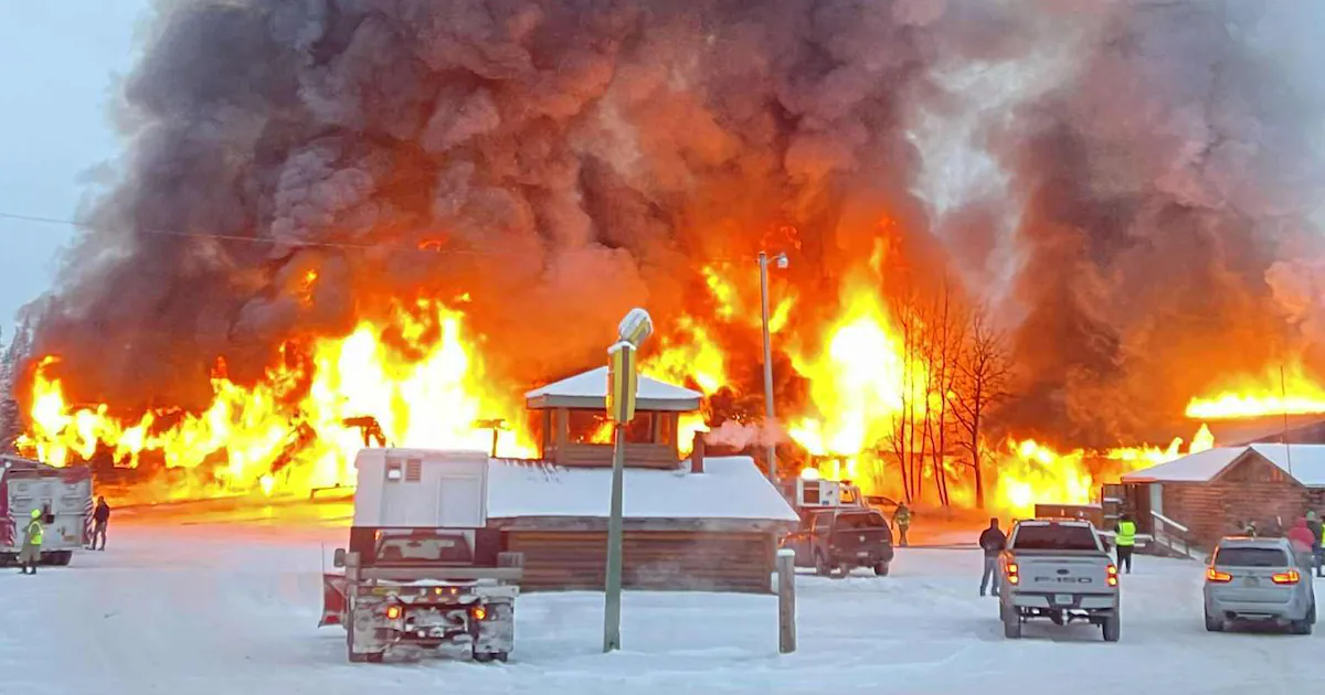 ‘It’s all gone’: Fire engulfs Glennallen hotel