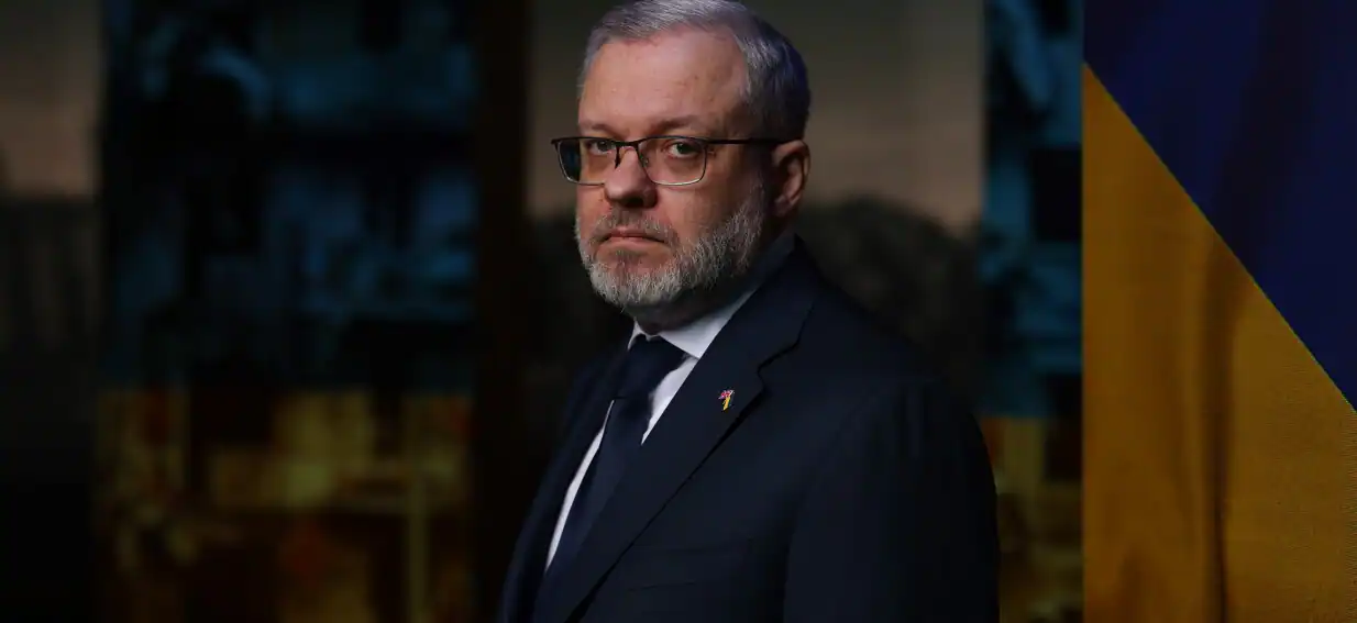 Top Ukrainian Officials Step Down Amid Corruption Allegations