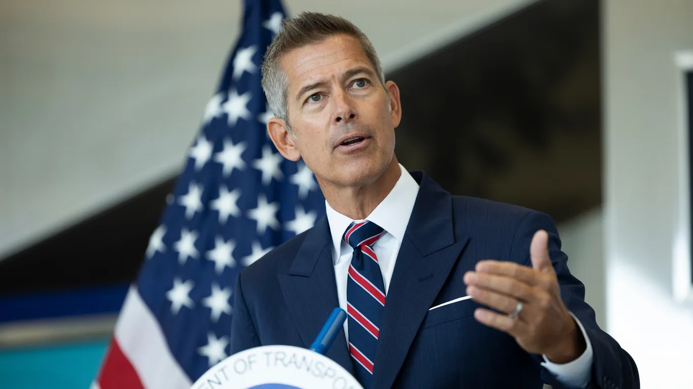 Duffy: Air travel will slow to a "trickle" before Thanksgiving