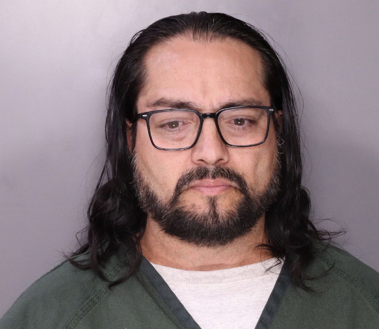 N.Y. school principal fired after drinking with girl, 15, in parking lot