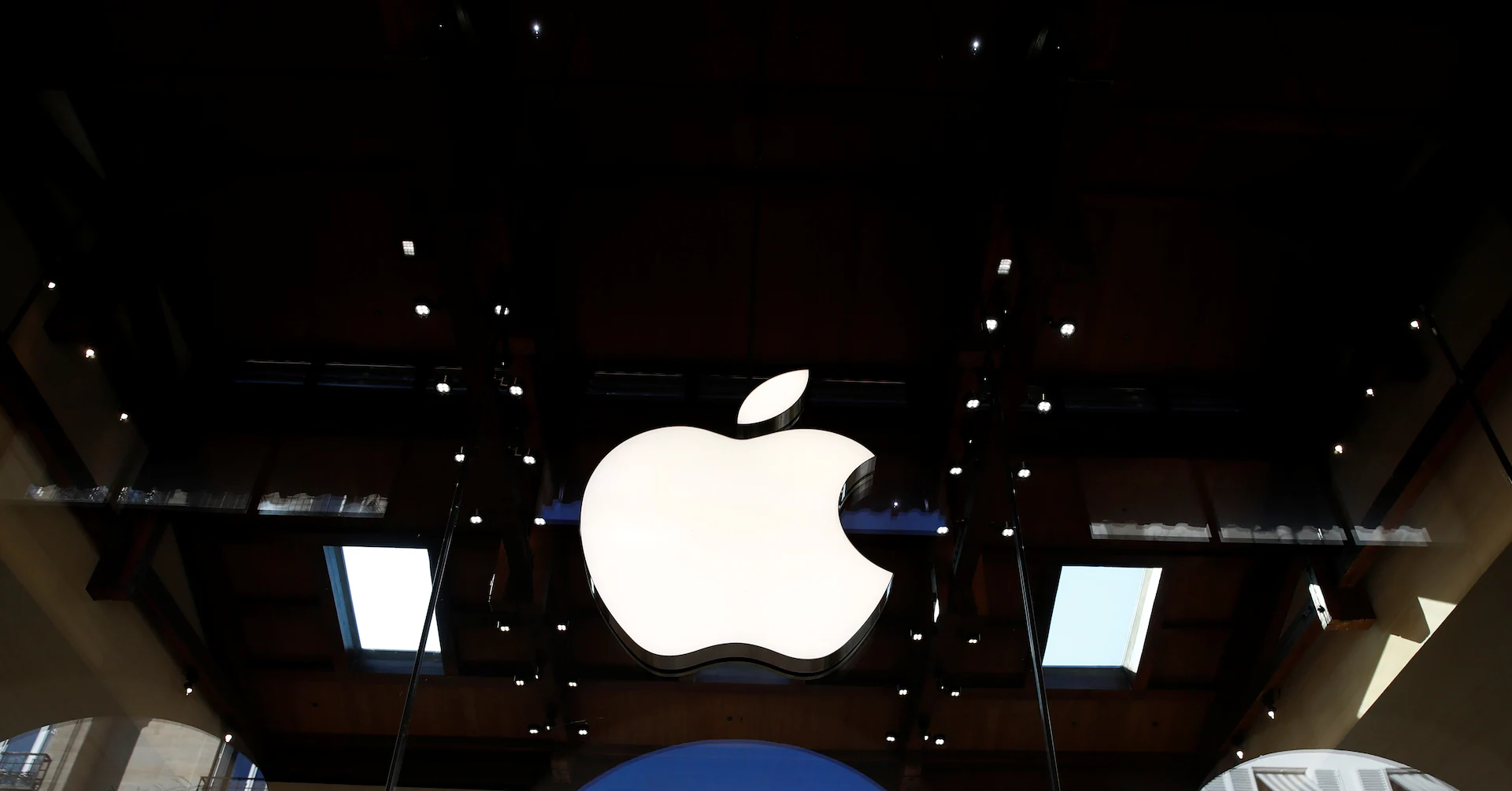 Developer fee cuts not passed on to EU users, Apple says