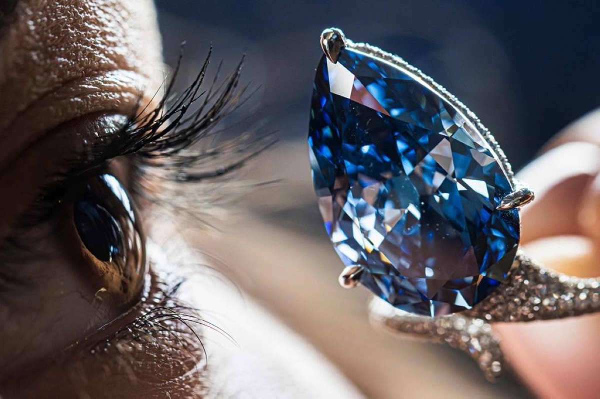 Mellon Blue diamond sells for $25.6 million