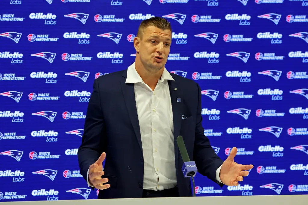 Rob Gronkowski says Patriots are exceeding his ‘great analyst skills,’ led by Drake Maye