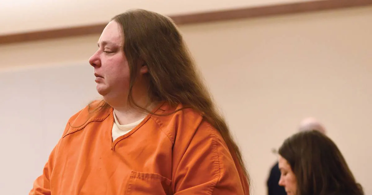 Oregon mom pleads guilty to suffocating 7-year-old son in 2021