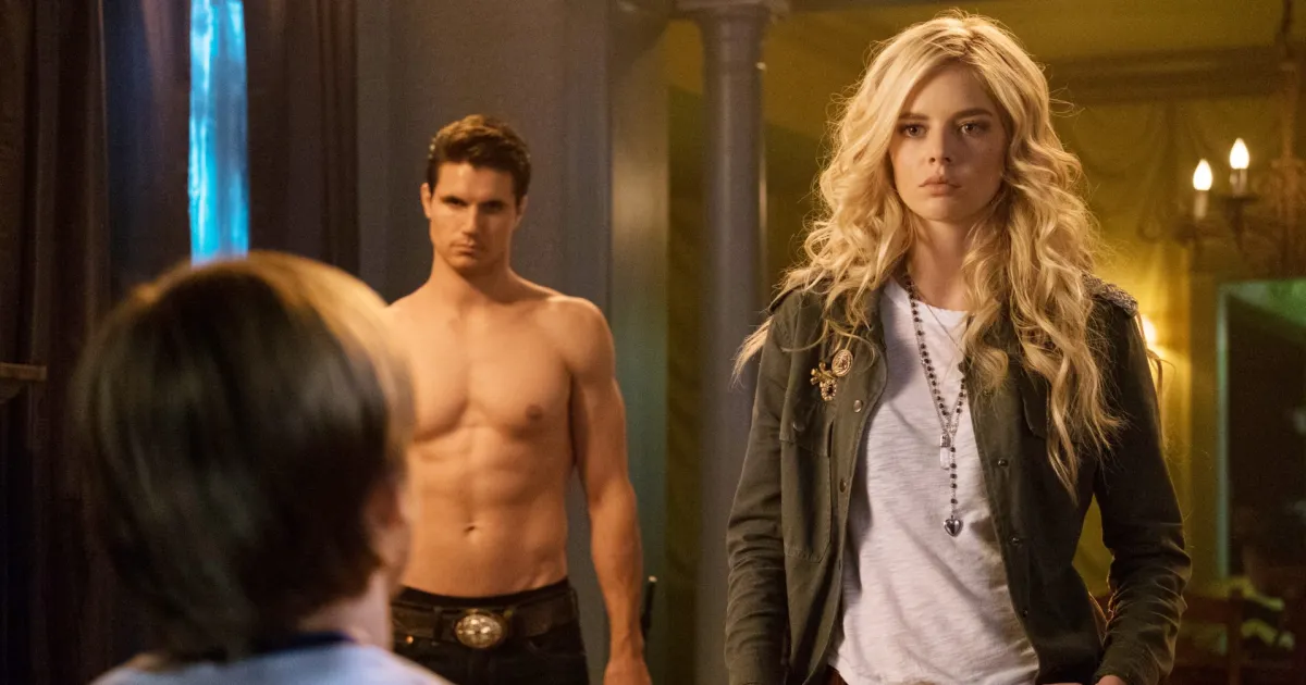 11 Great Horror Movies That Are Actually Funny (November 2025): Weapons and More