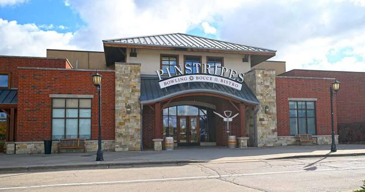 New dining/entertainment venue to open in former South Barrington Pinstripes location