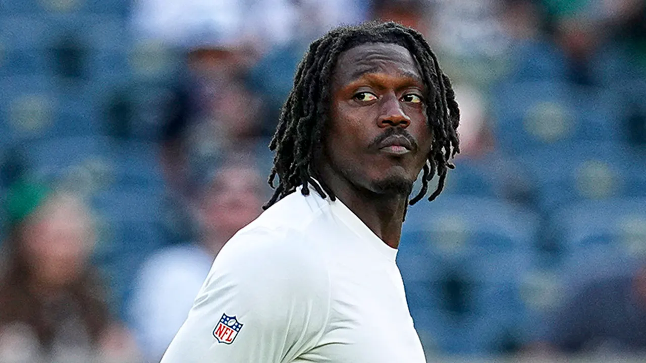 Eagles coach Nick Sirianni fed up with AJ Brown questions despite 7-2 record