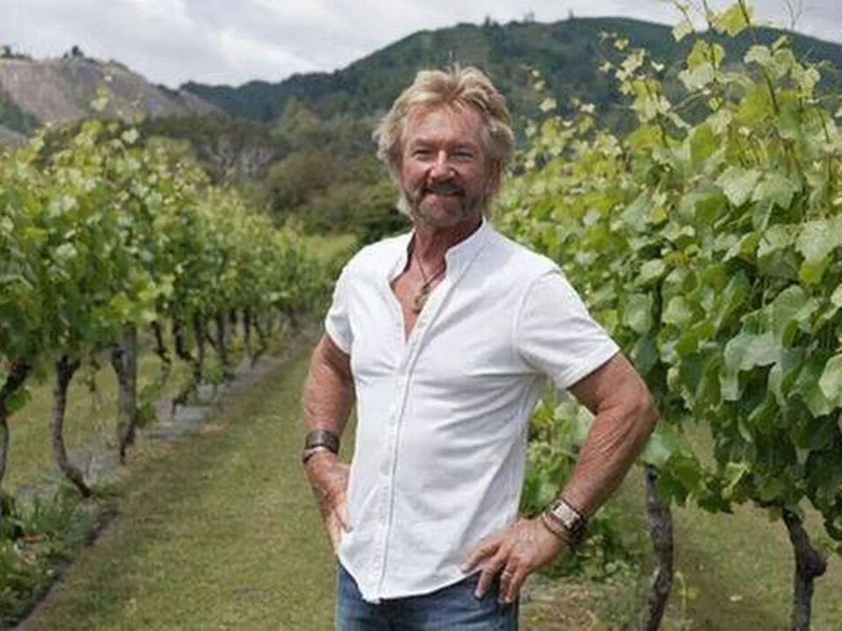 Noel Edmonds supported by fans as he addresses 'bold' decision