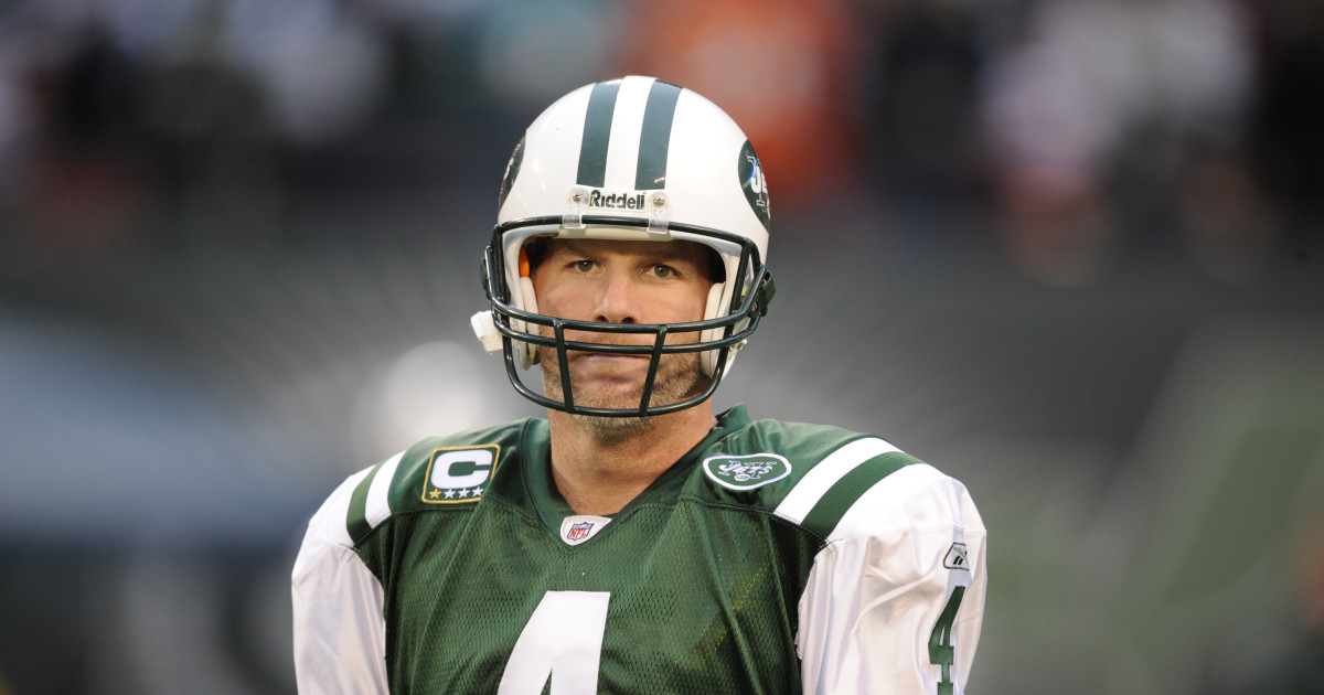 Brett Favre Wants Jason Aldean to Headline Super Bowl Halftime Show